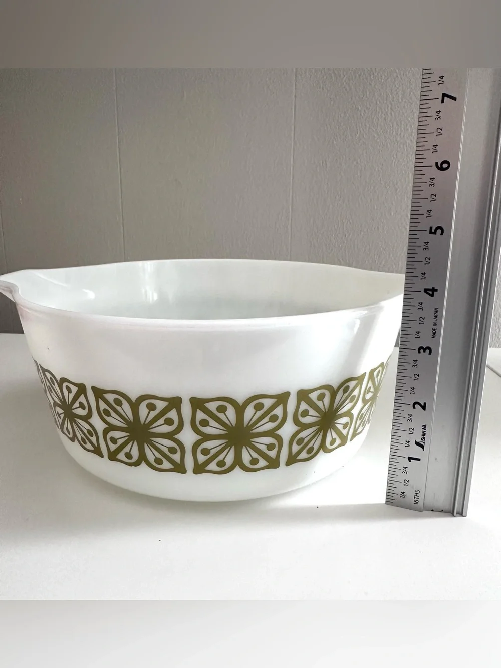 Vintage Pyrex Verde 2.5 Qt. Casserole